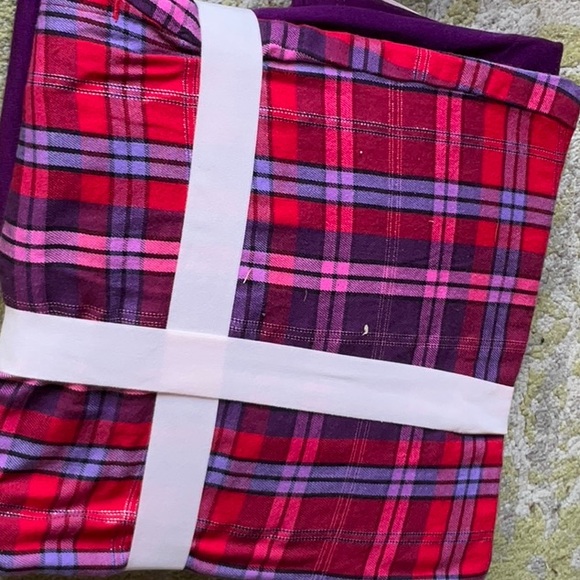 Victoria’s Secret Tee-Jama pj set - Picture 2 of 2